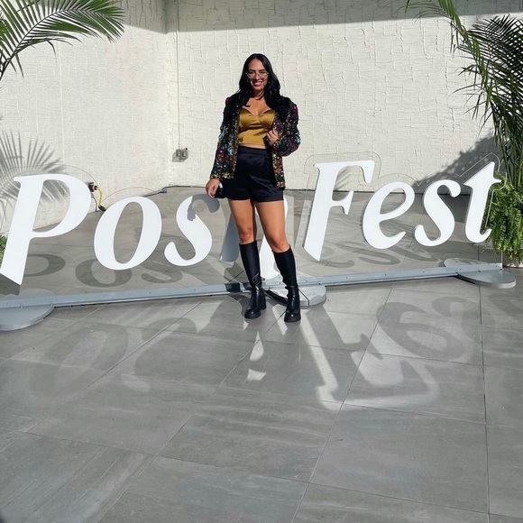 About Us: Four Limes Shop, LLC & Erynn The Reseller - Picture 10 of 16